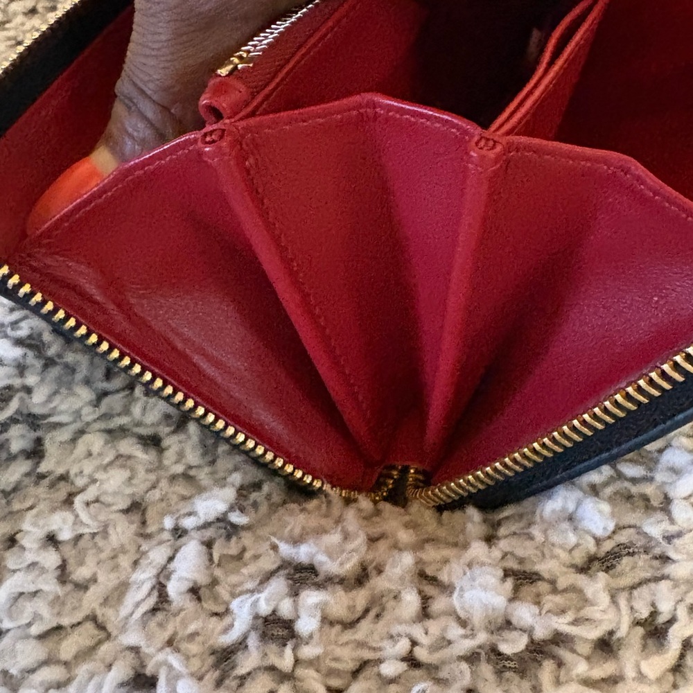 Prada Black Leather Pouch with Gold Logo - Picture 6 of 6
